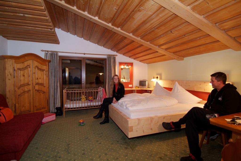 Appartement Ambrosius Lermoos Ruang foto